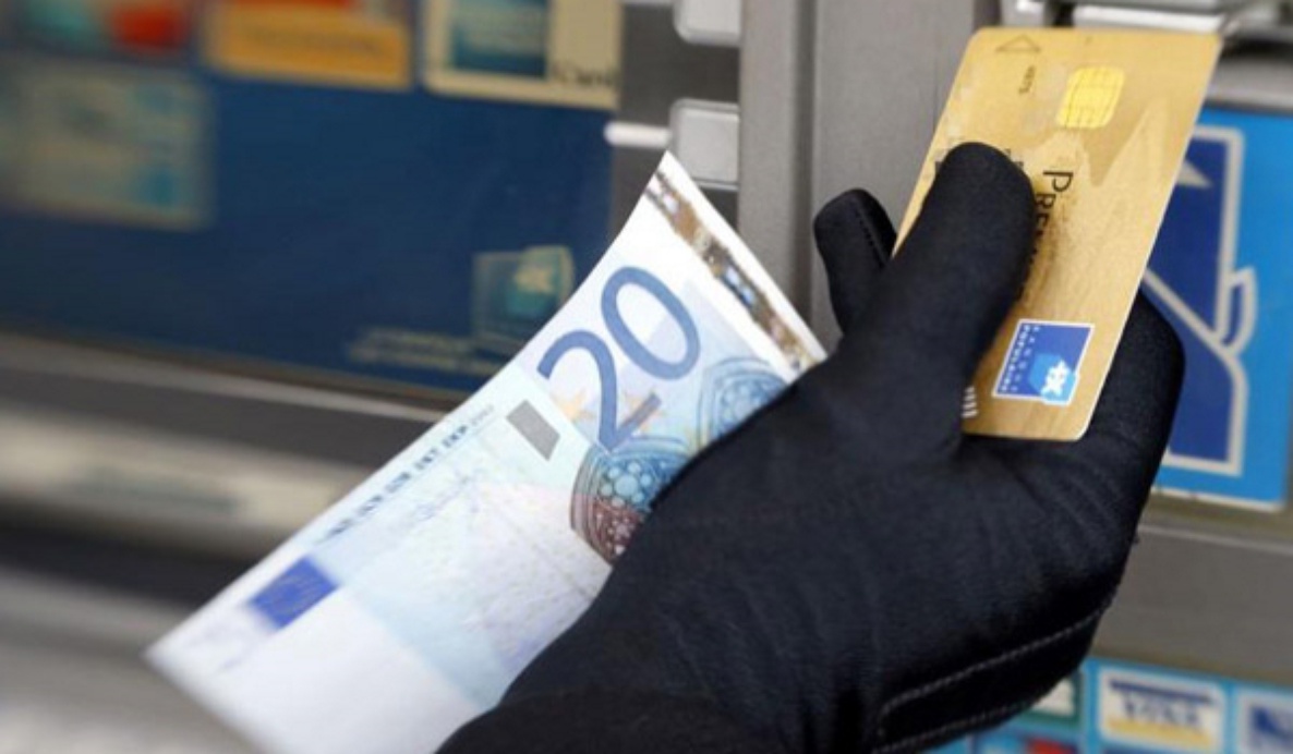Доказательство мошенничества. В Дагестане мошенники украли у женщины деньги с карты.